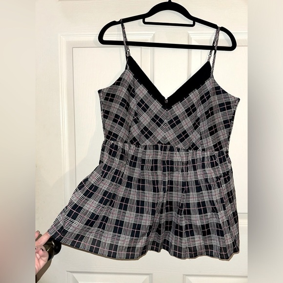 Club Monaco women’s navy pink plaid smocked side sleeveless blouse L - Picture 1 of 11